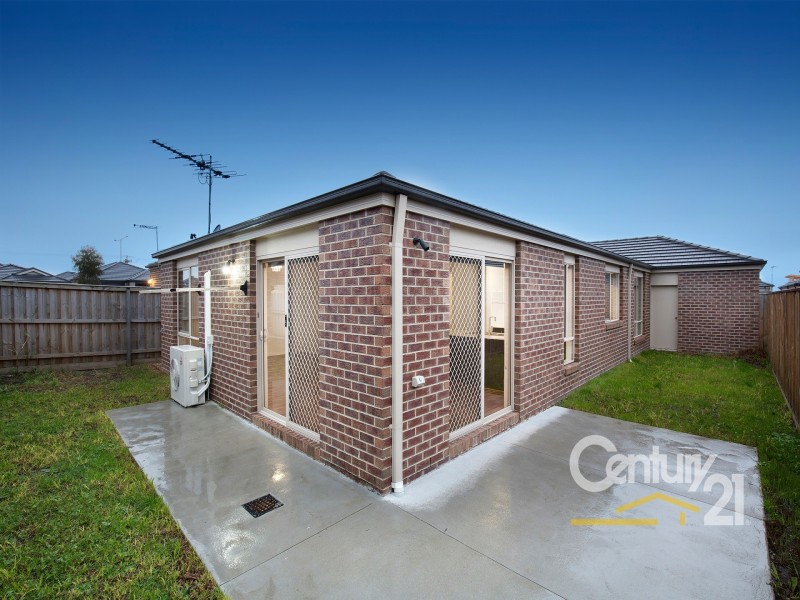 13 Longmeadow Road, Officer VIC 3809