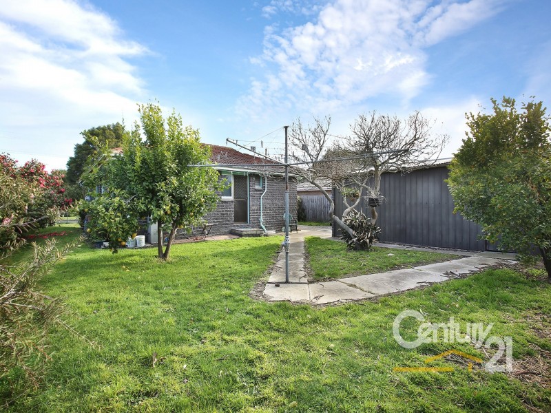 30 Spring Road, Junction Village VIC 3977