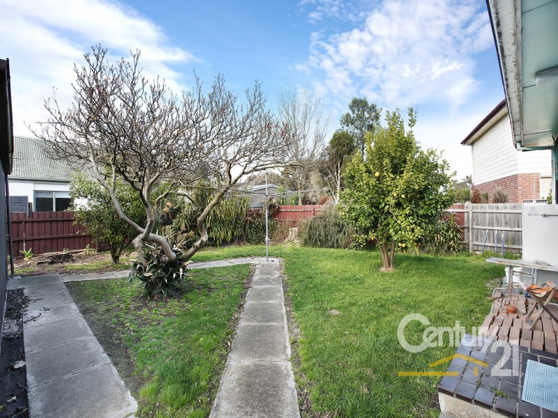 30 Spring Road, Junction Village VIC 3977