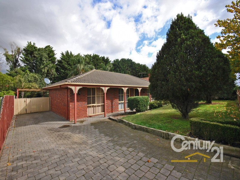 64 Collins Crescent, Berwick VIC 3806