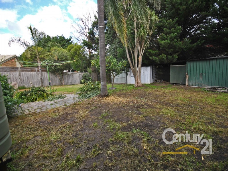 64 Collins Crescent, Berwick VIC 3806