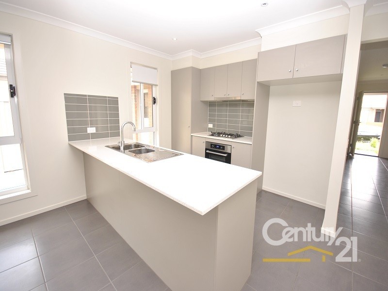 39 McEwan Drive, Cranbourne East VIC 3977