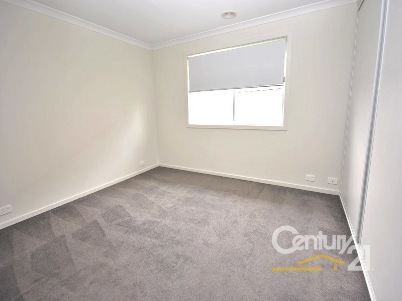39 McEwan Drive, Cranbourne East VIC 3977