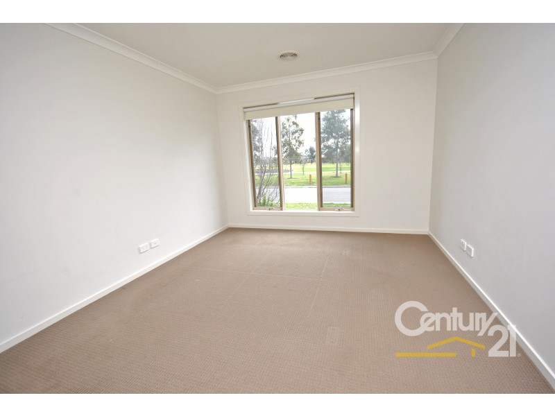 21  Brolin Terrace, Cranbourne North VIC 3977