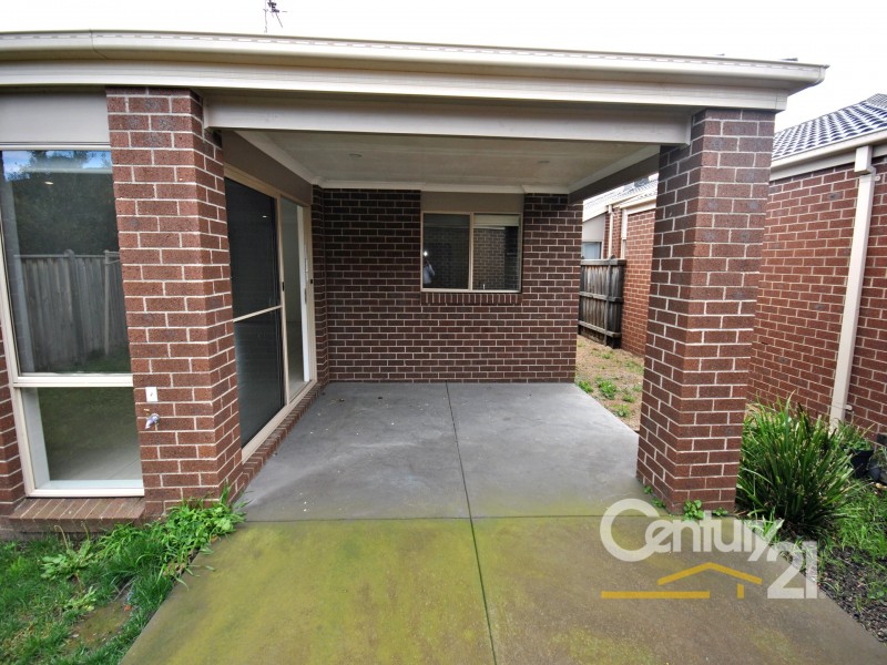 21  Brolin Terrace, Cranbourne North VIC 3977