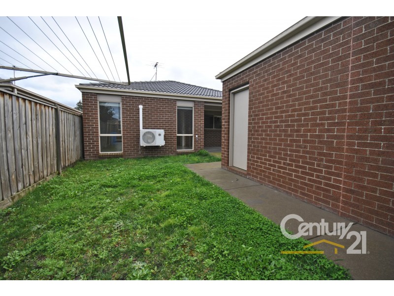 21  Brolin Terrace, Cranbourne North VIC 3977