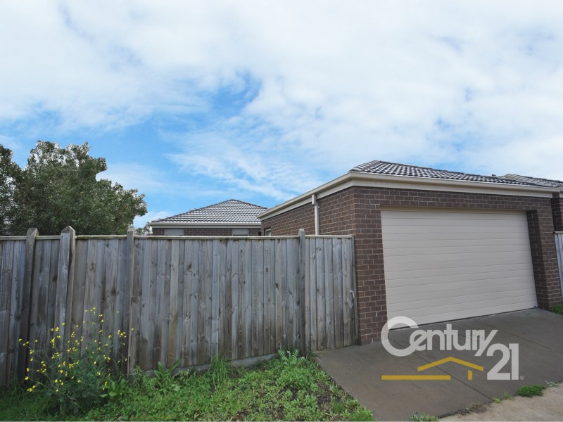 21  Brolin Terrace, Cranbourne North VIC 3977