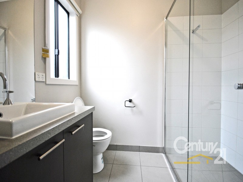 16 Frogmore Lane, Cranbourne North VIC 3977