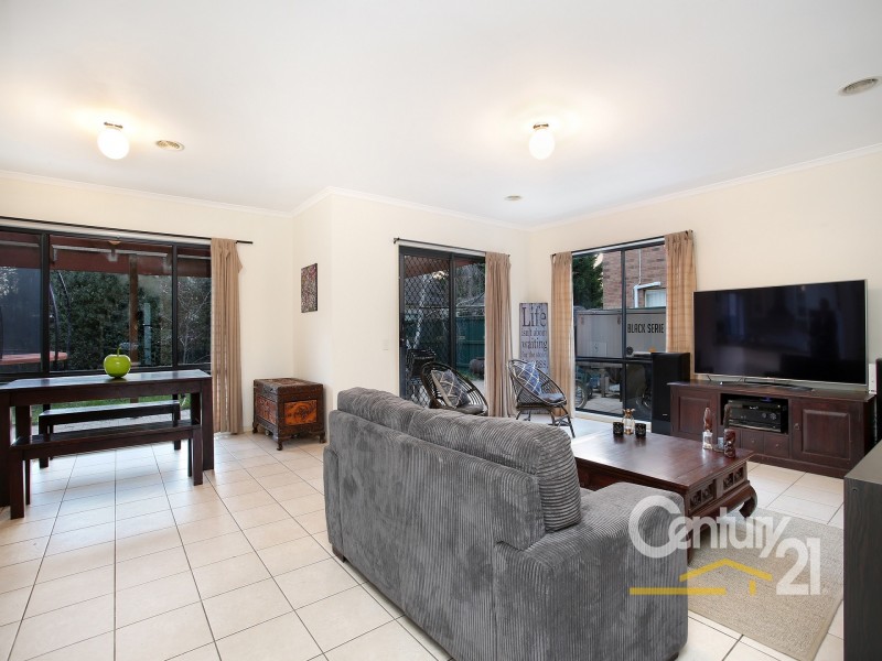 31 Chatswood Drive, Narre Warren South VIC 3805