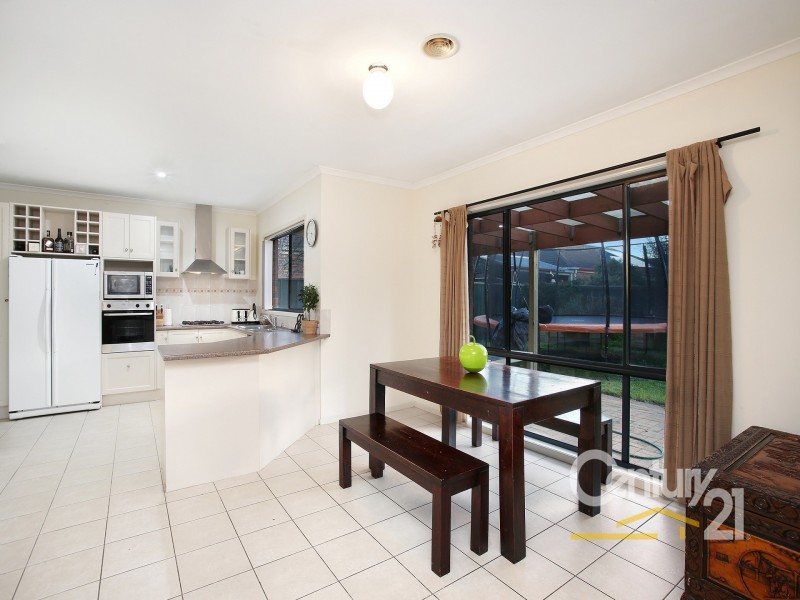 31 Chatswood Drive, Narre Warren South VIC 3805