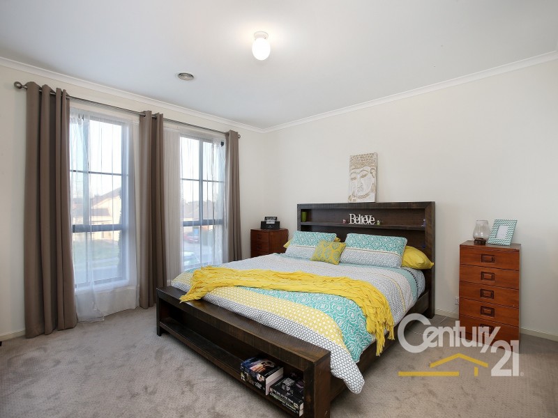 31 Chatswood Drive, Narre Warren South VIC 3805