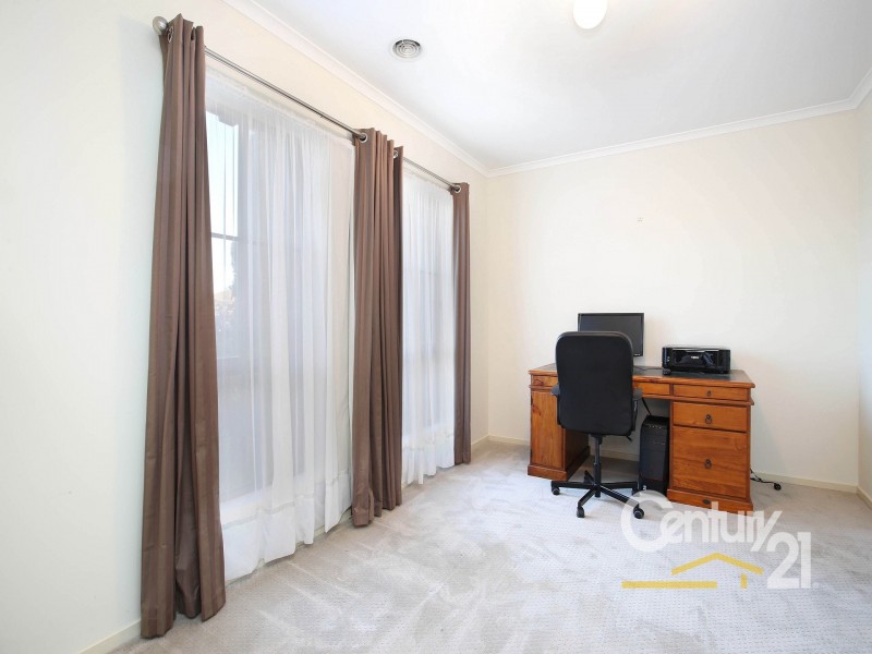 31 Chatswood Drive, Narre Warren South VIC 3805