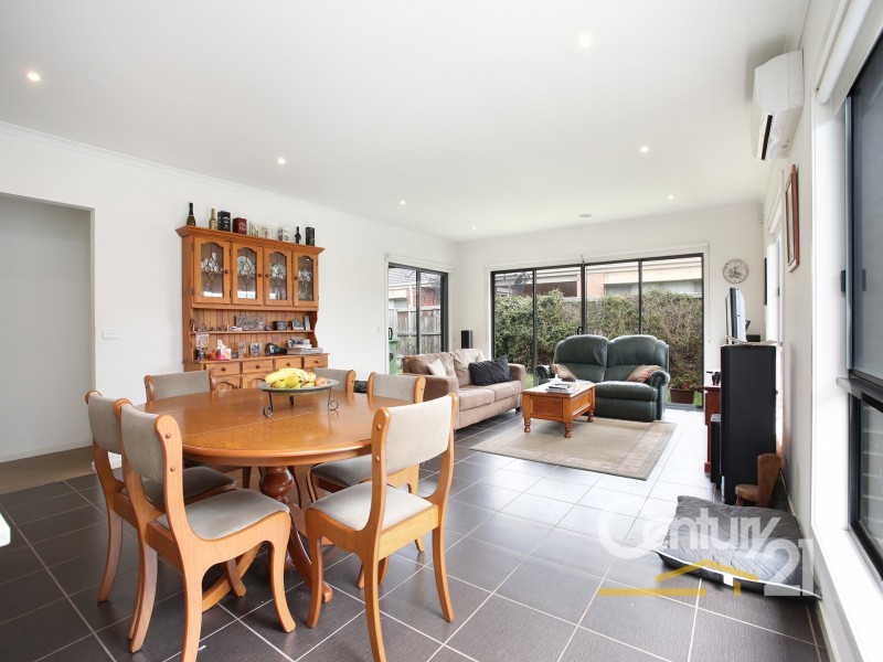 17 Peridot Avenue, Officer VIC 3809