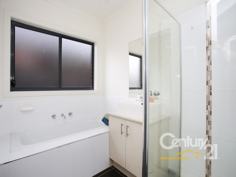 17 Peridot Avenue, Officer VIC 3809