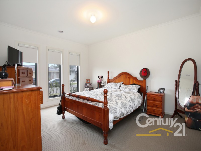 17 Peridot Avenue, Officer VIC 3809