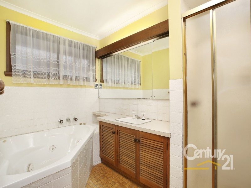 5 Westminster Avenue, Dandenong North VIC 3175
