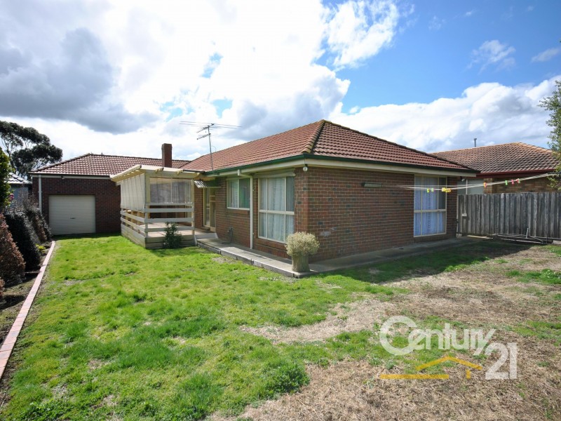 26 Chirnside Drive, Berwick VIC 3806