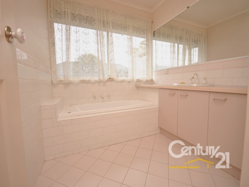 26 Chirnside Drive, Berwick VIC 3806