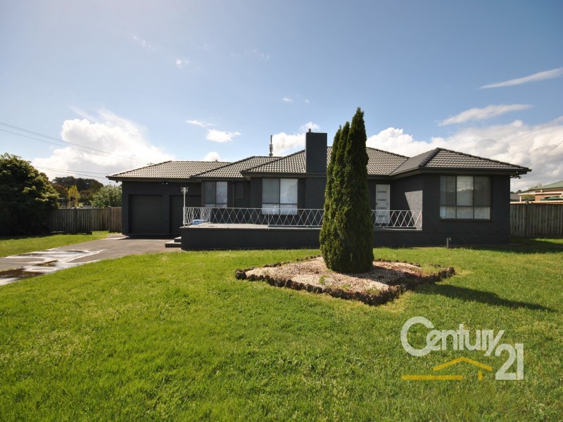 2 Crawley Road, Narre Warren North VIC 3804
