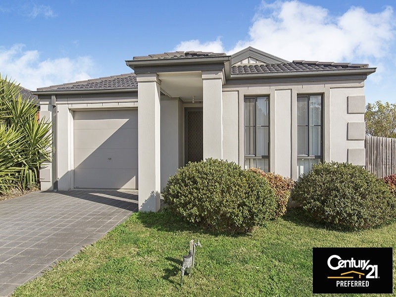 35 Melzak Way, Berwick VIC 3806