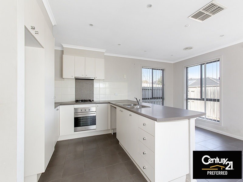 35 Melzak Way, Berwick VIC 3806
