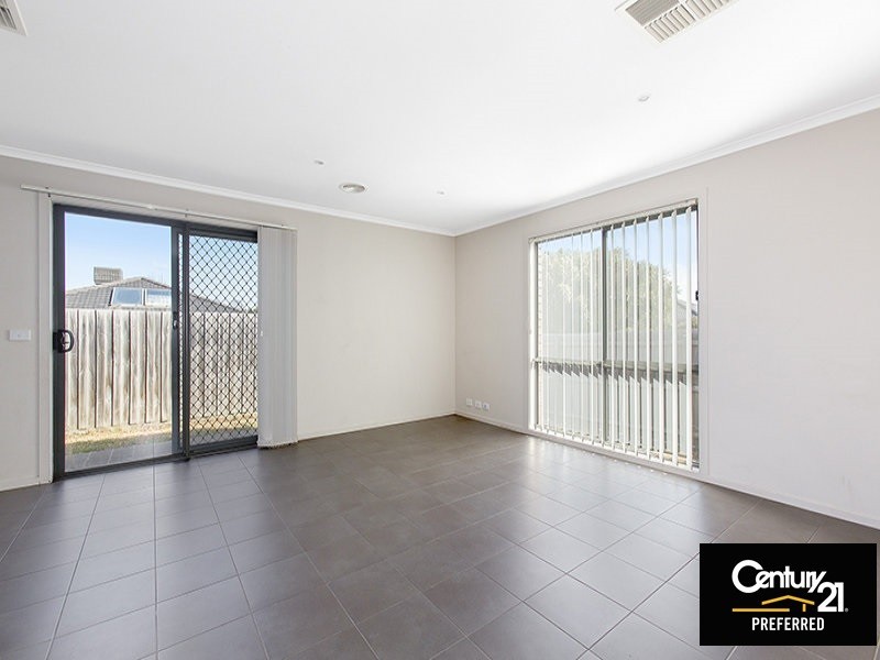 35 Melzak Way, Berwick VIC 3806