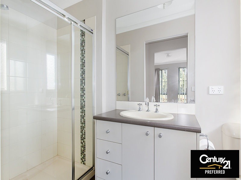 35 Melzak Way, Berwick VIC 3806