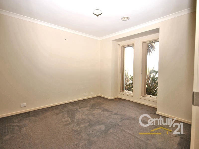 49 Pomegranate Way, Pakenham VIC 3810