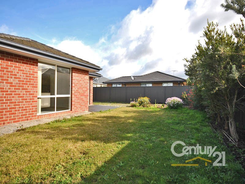 49 Pomegranate Way, Pakenham VIC 3810