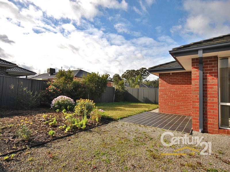 49 Pomegranate Way, Pakenham VIC 3810