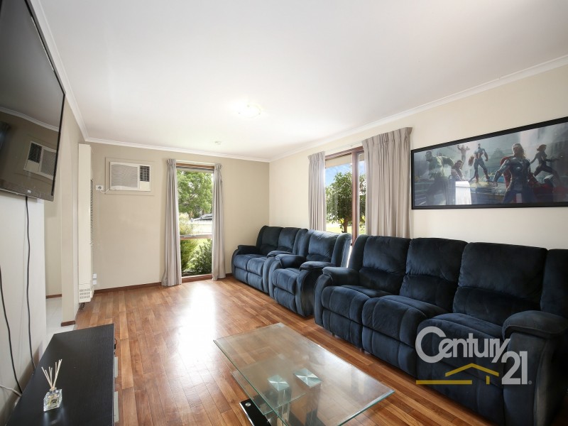 14 Toirram Crescent, Cranbourne VIC 3977
