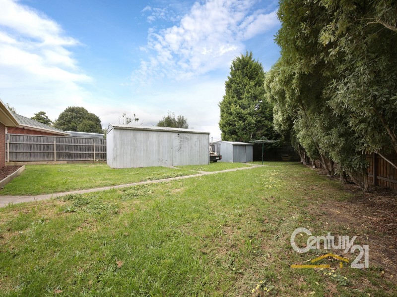 14 Toirram Crescent, Cranbourne VIC 3977