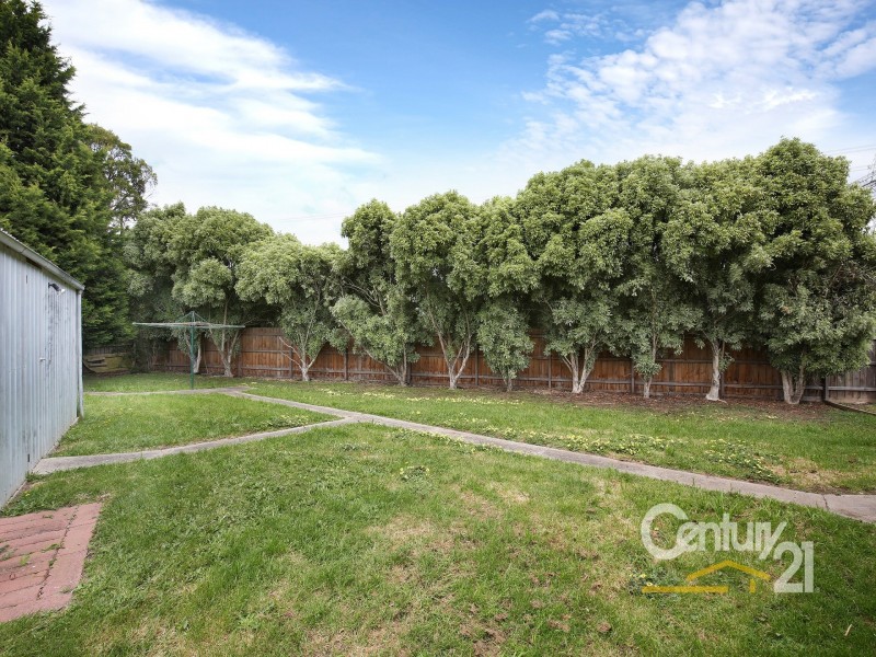 14 Toirram Crescent, Cranbourne VIC 3977