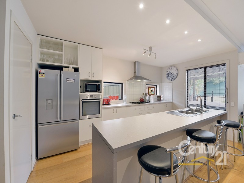 22 Bridgewater Boulevard, Berwick VIC 3806