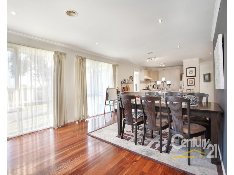 12 Redmore Court, Berwick VIC 3806