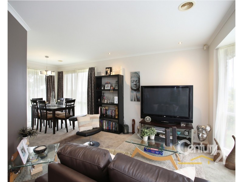 12 Redmore Court, Berwick VIC 3806