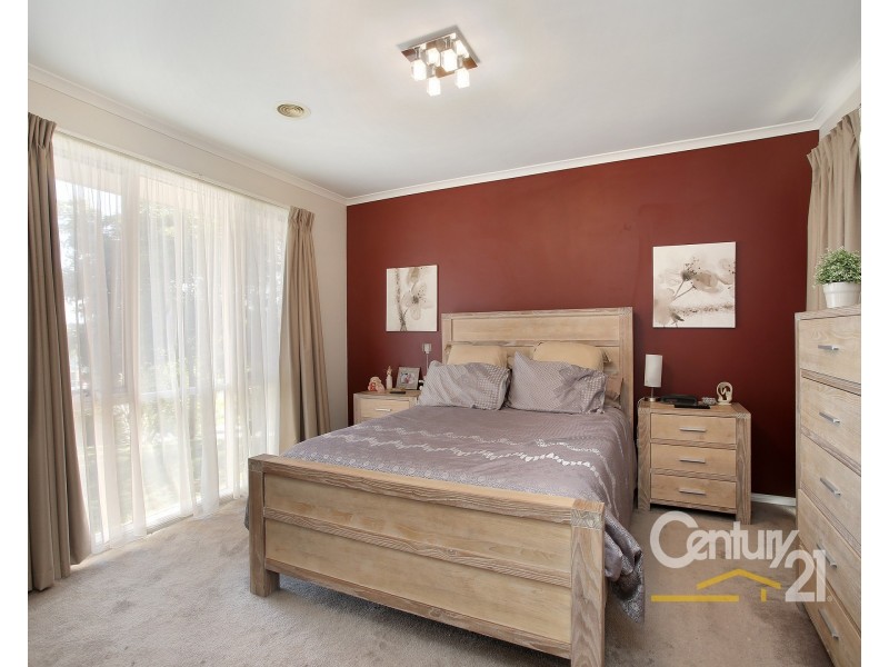 12 Redmore Court, Berwick VIC 3806