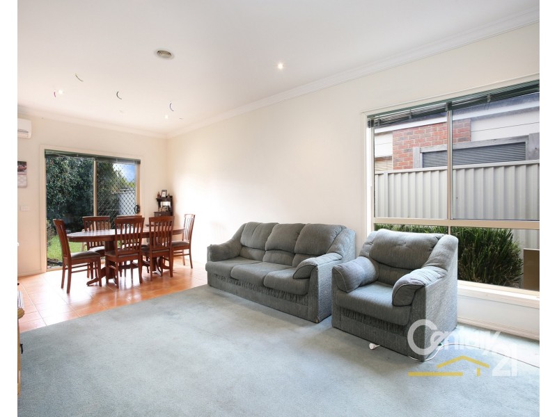 56 Oaklands Way, Pakenham VIC 3810