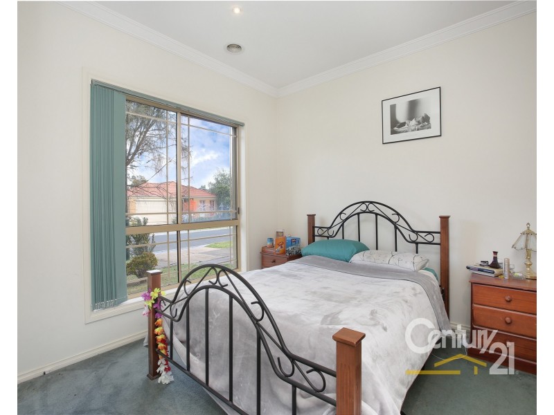 56 Oaklands Way, Pakenham VIC 3810