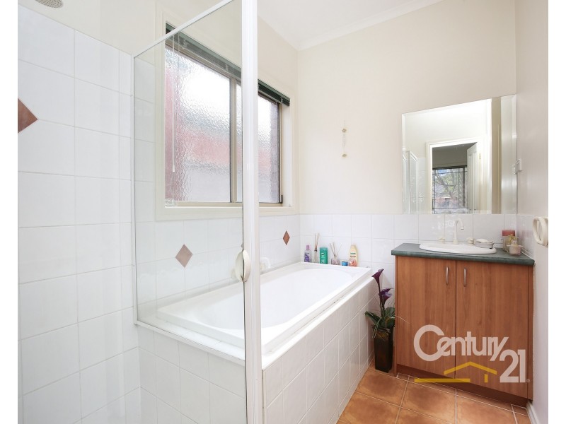 56 Oaklands Way, Pakenham VIC 3810