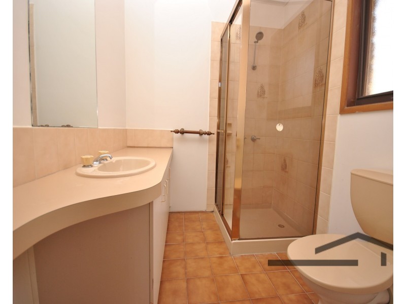 4 County Drive, Berwick VIC 3806