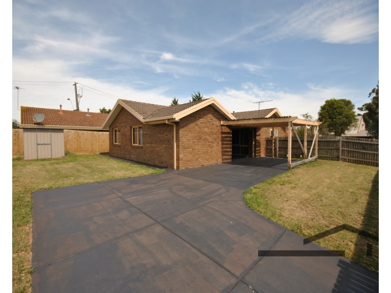 4 County Drive, Berwick VIC 3806