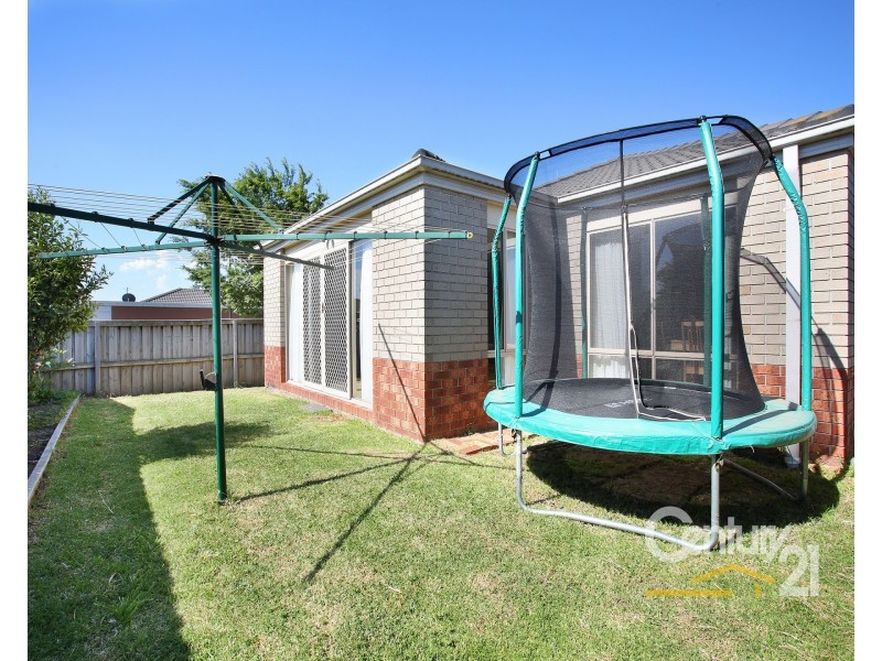83 Golden Grove Drive, Narre Warren South VIC 3805