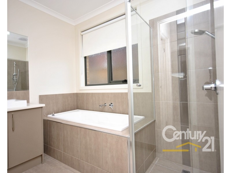 39 Nixon Drive, Berwick VIC 3806