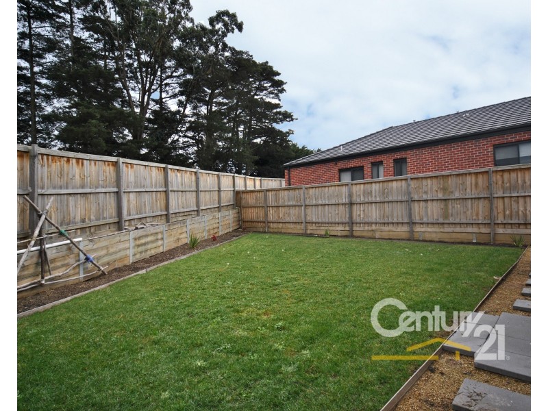 39 Nixon Drive, Berwick VIC 3806