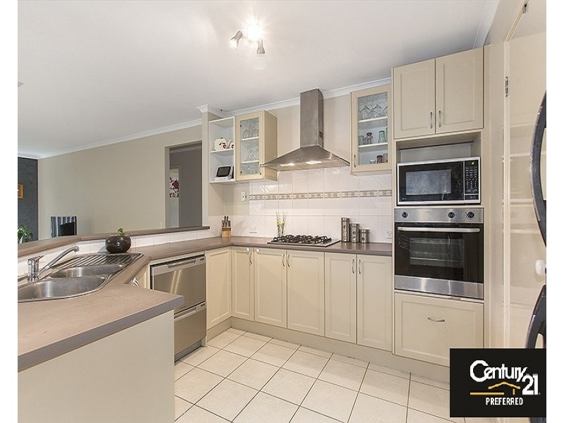 37 Lansbury Drive, Narre Warren South VIC 3805