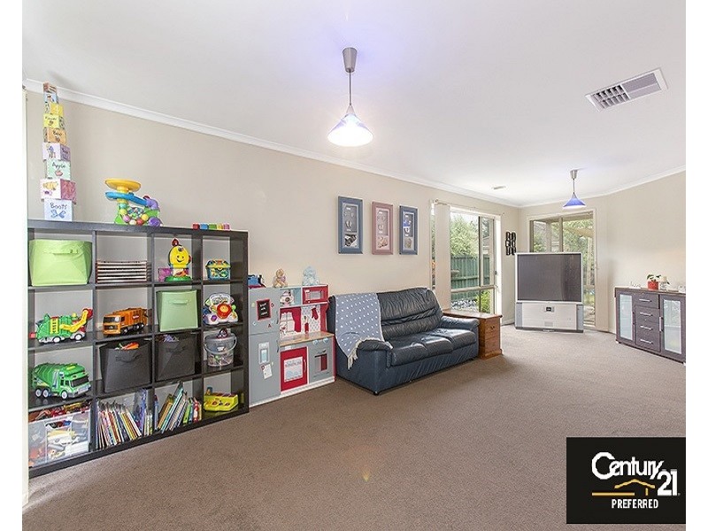 37 Lansbury Drive, Narre Warren South VIC 3805