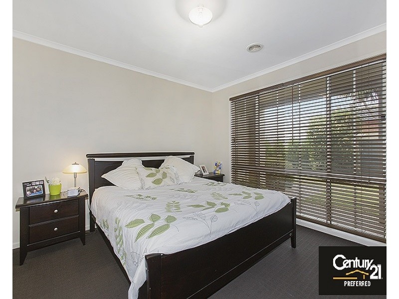 37 Lansbury Drive, Narre Warren South VIC 3805