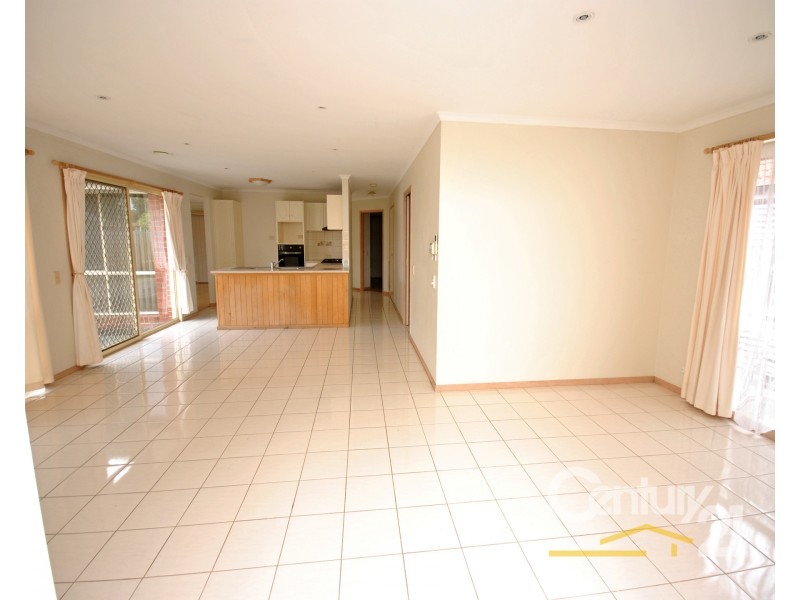 16 Strathaird Drive, Narre Warren South VIC 3805