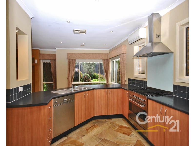 12 Snowgum Court, Narre Warren South VIC 3805